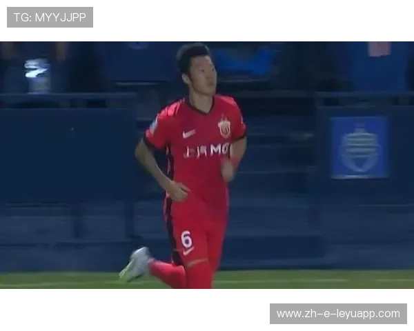 上海海港徐新助攻连连，李明破门得手：场上默契，场下装备的故事